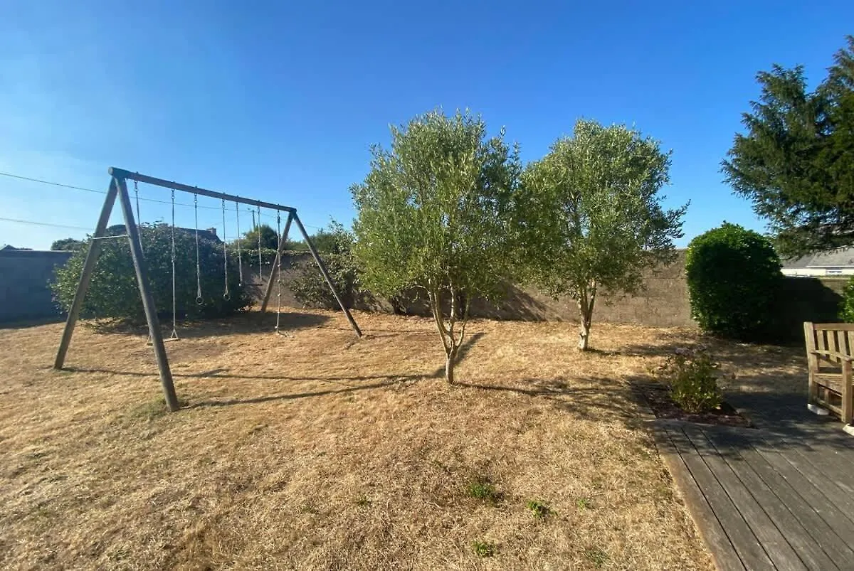 Carantec Family Home With Garden 6 Persons 0*,  フランス