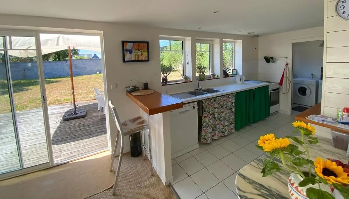 Carantec Family Home With Garden 6 Persons 0*,