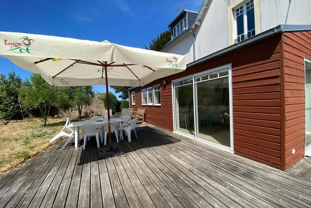 Carantec Family Home With Garden 6 Persons